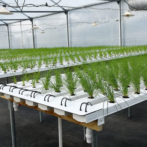 Space saving vertical NFT hydroponic system for urban agriculture